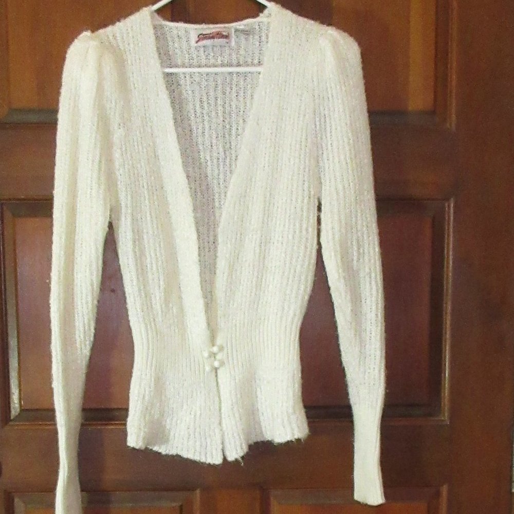 Creamy Long Sleeve Acrylic Sweater Medium